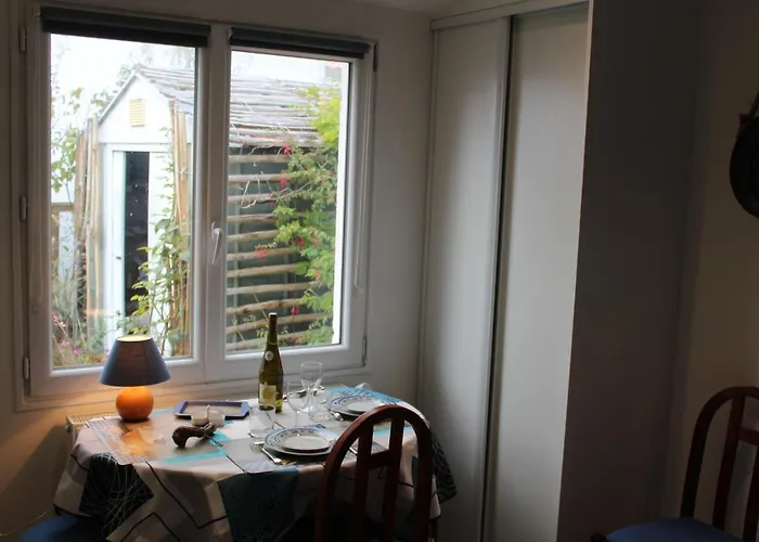 Petit Studio Cypres Du Bois